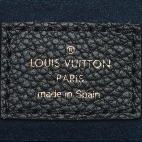 Louis Vuitton Neverfull Giant Monogram Empreinte MM in Black (Authentic) - Picture 2 of 15